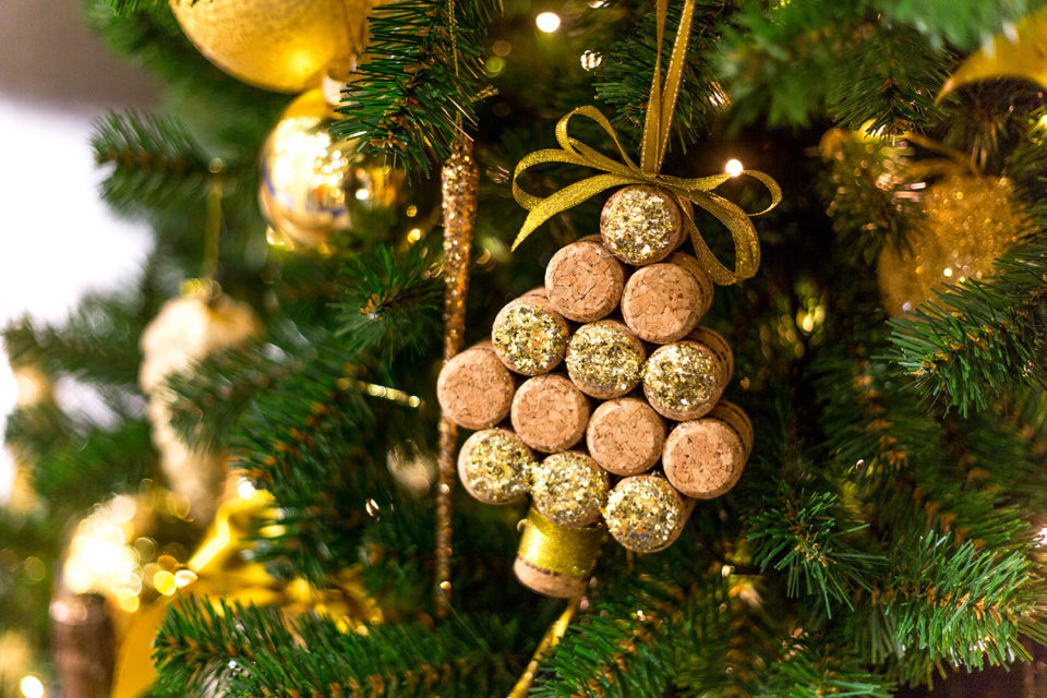 Wine,Corks,In,The,Shape,Of,A,Christmas,Tree,,Hanging